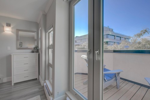 1360 8Th Avenue W, Vancouver, BC 