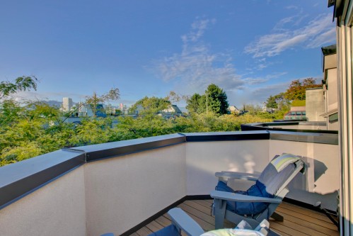 1360 8Th Avenue W, Vancouver, BC 