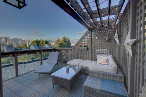 1360 8Th Avenue W, Vancouver, BC 
