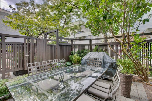 1360 8Th Avenue W, Vancouver, BC 