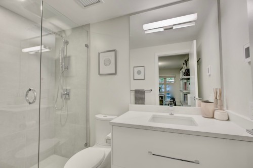 1360 8Th Avenue W, Vancouver, BC 