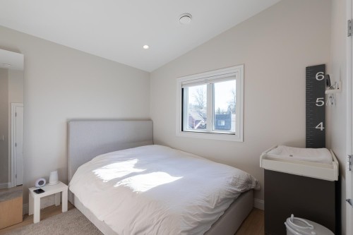 852 18Th Avenue W, Vancouver, BC 