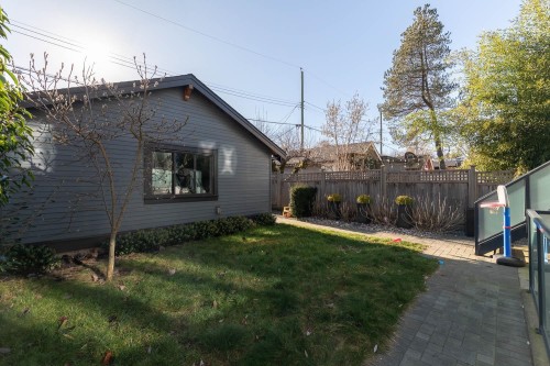 852 18Th Avenue W, Vancouver, BC 