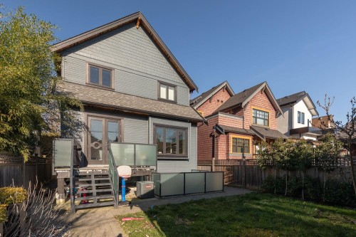 852 18Th Avenue W, Vancouver, BC 