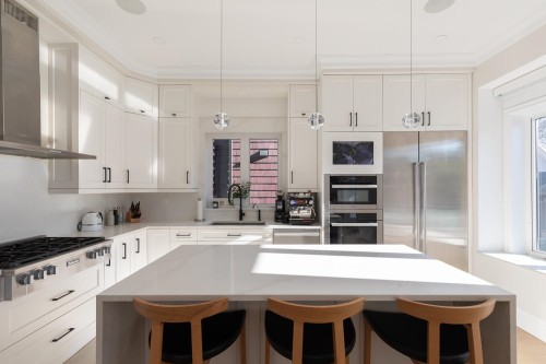 852 18Th Avenue W, Vancouver, BC 