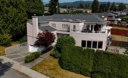 1620 Fell Avenue Burnaby, BC V5B 3Z5