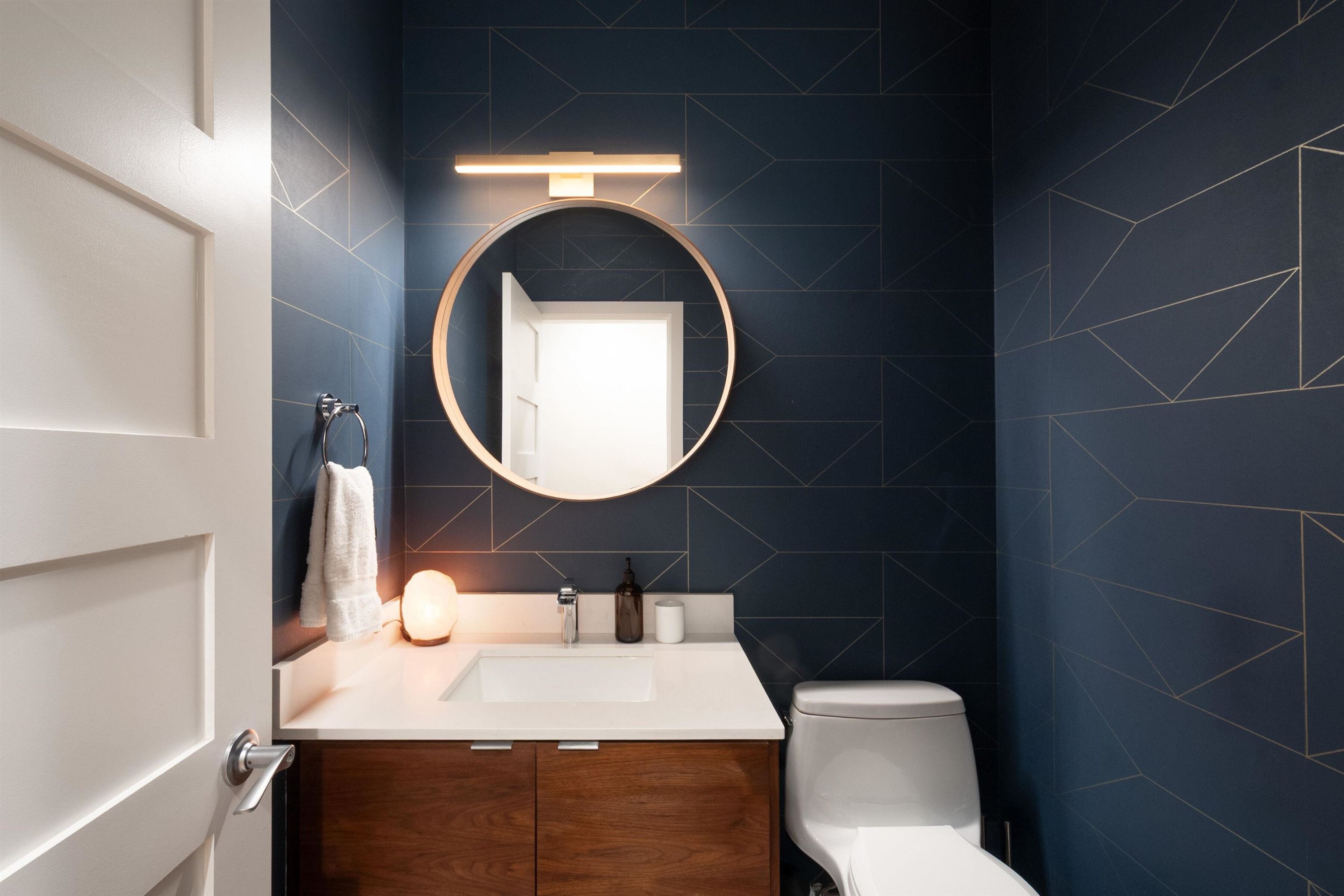 290 11Th Avenue E, Vancouver, BC