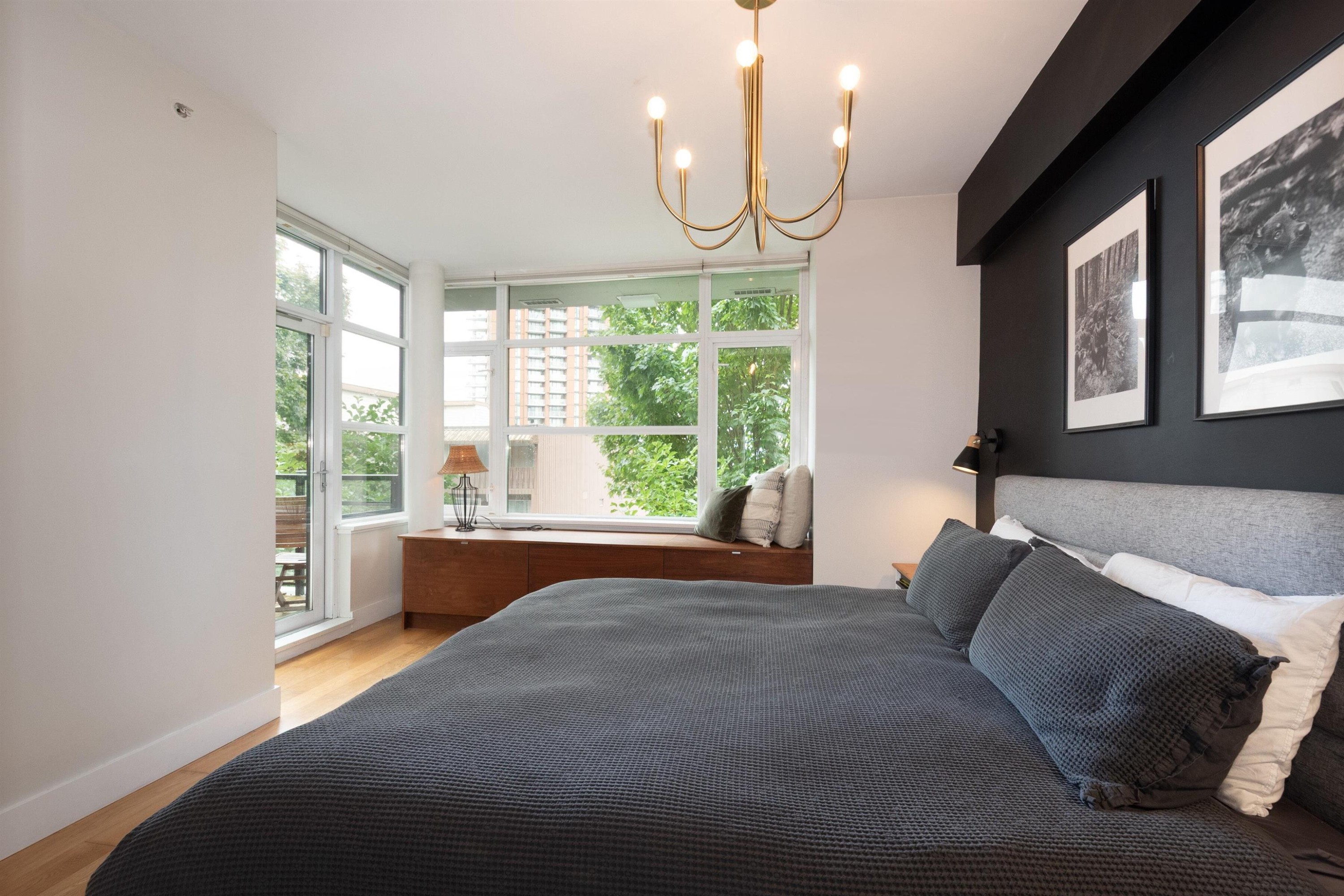 290 11Th Avenue E, Vancouver, BC