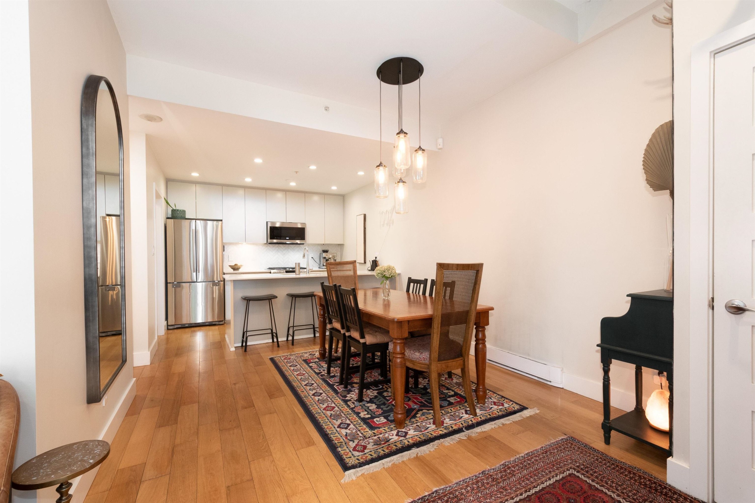 290 11Th Avenue E, Vancouver, BC