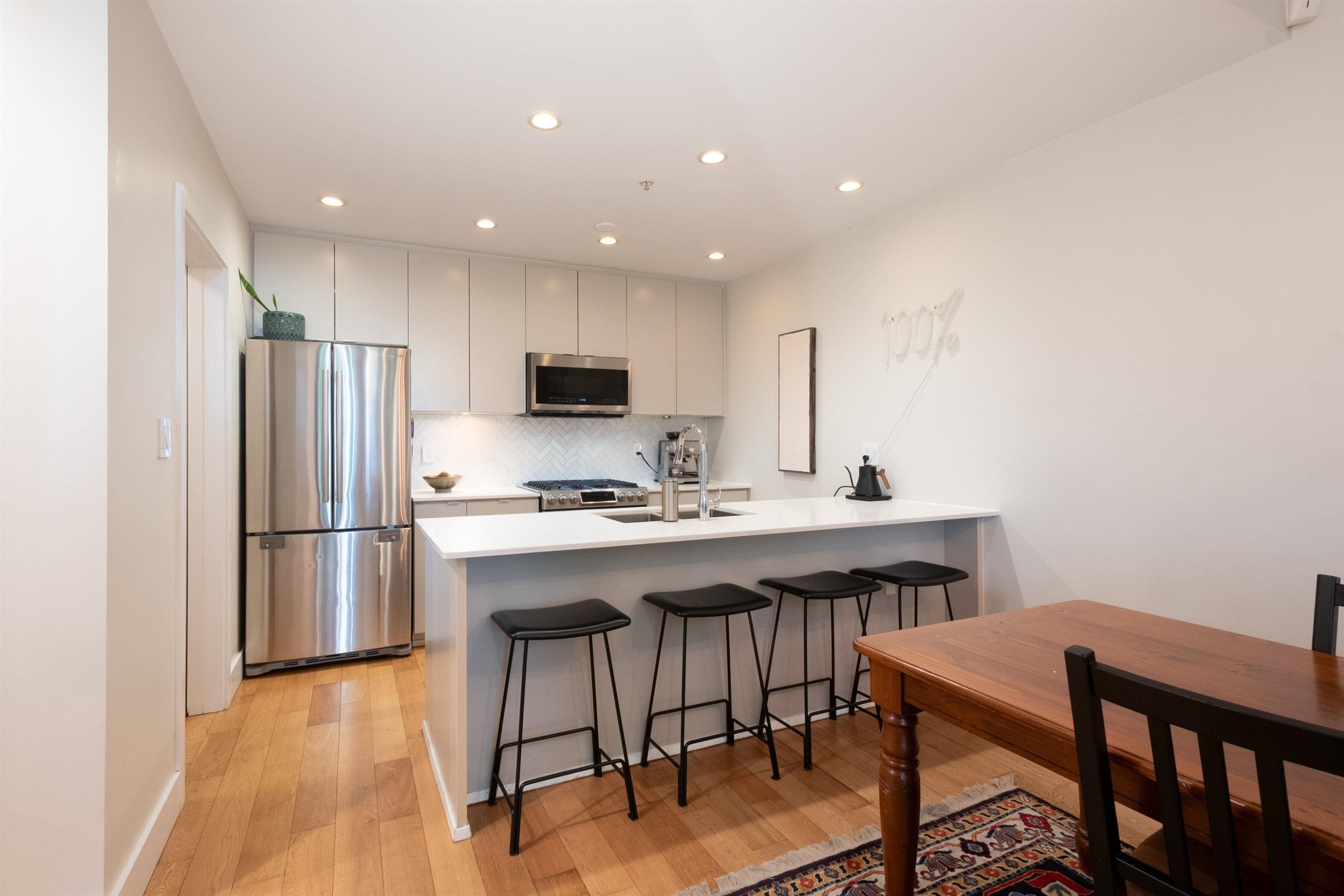 290 11Th Avenue E, Vancouver, BC