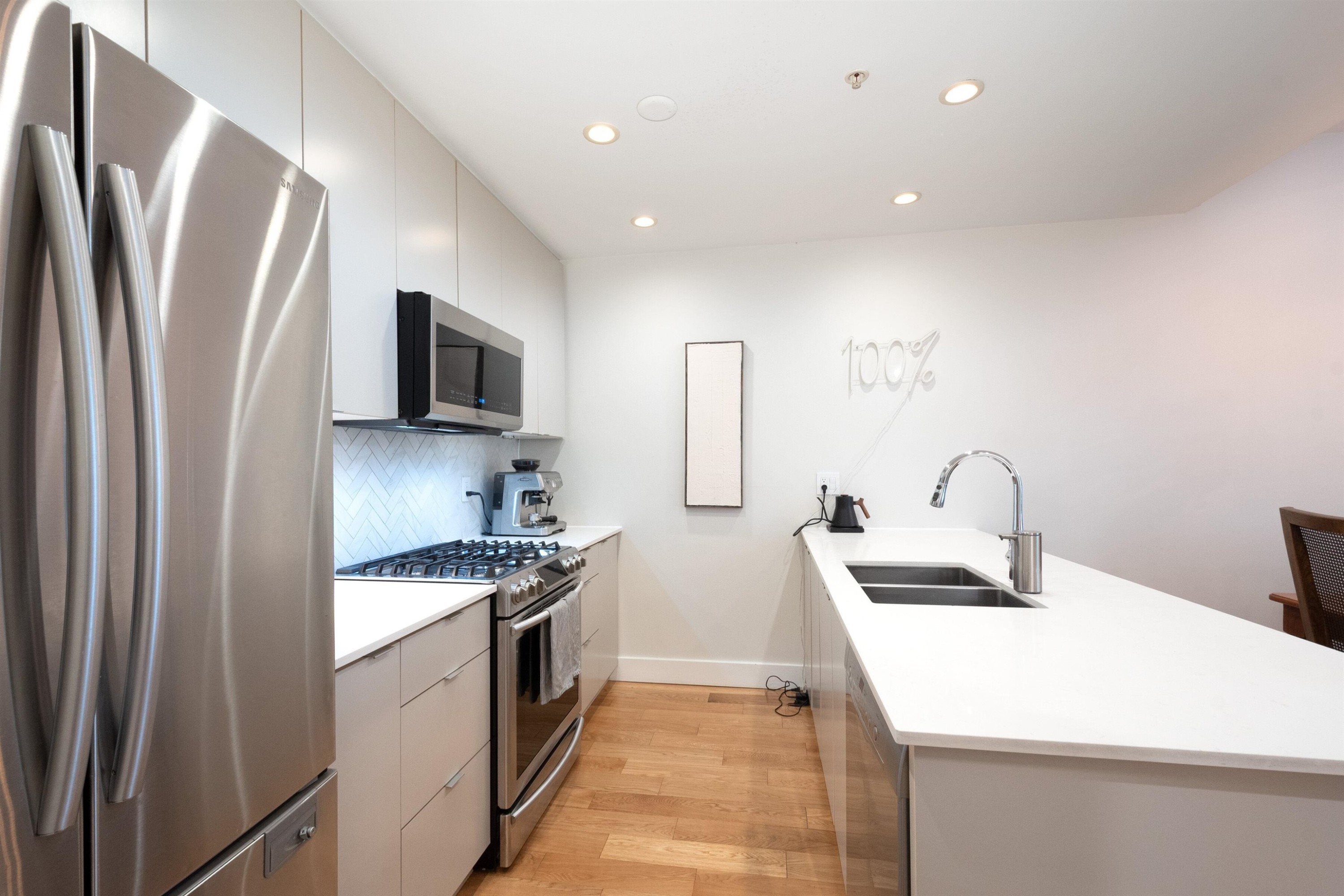 290 11Th Avenue E, Vancouver, BC