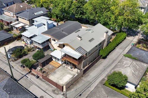 2718 19Th Avenue W, Vancouver, BC 