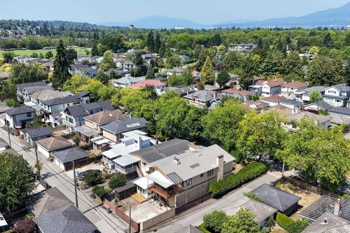 2718 19Th Avenue W, Vancouver, BC 
