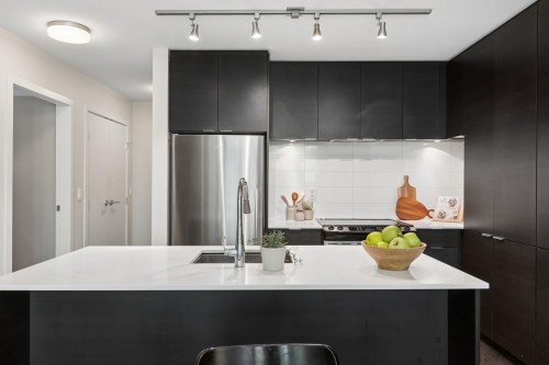 506-1679 Lloyd Avenue  North Vancouver, BC V7P 0A9