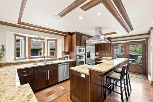 2813 3Rd Avenue W, Vancouver, BC 