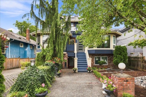 2813 3Rd Avenue W, Vancouver, BC 