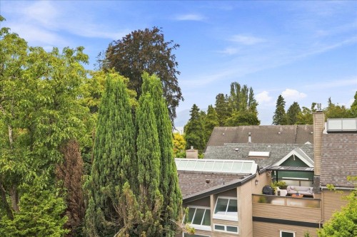 2813 3Rd Avenue W, Vancouver, BC 
