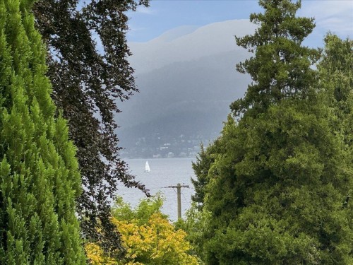 2813 3Rd Avenue W, Vancouver, BC 