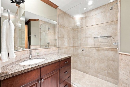 2813 3Rd Avenue W, Vancouver, BC 