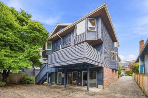 2813 3Rd Avenue W, Vancouver, BC 