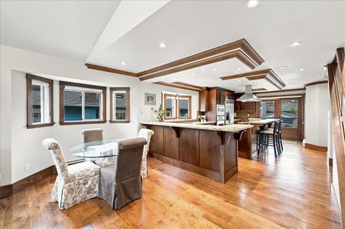 2813 3Rd Avenue W, Vancouver, BC 
