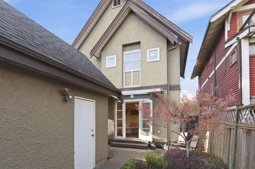 3428 7Th Avenue W, Vancouver, BC 
