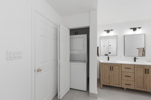 3428 7Th Avenue W, Vancouver, BC 