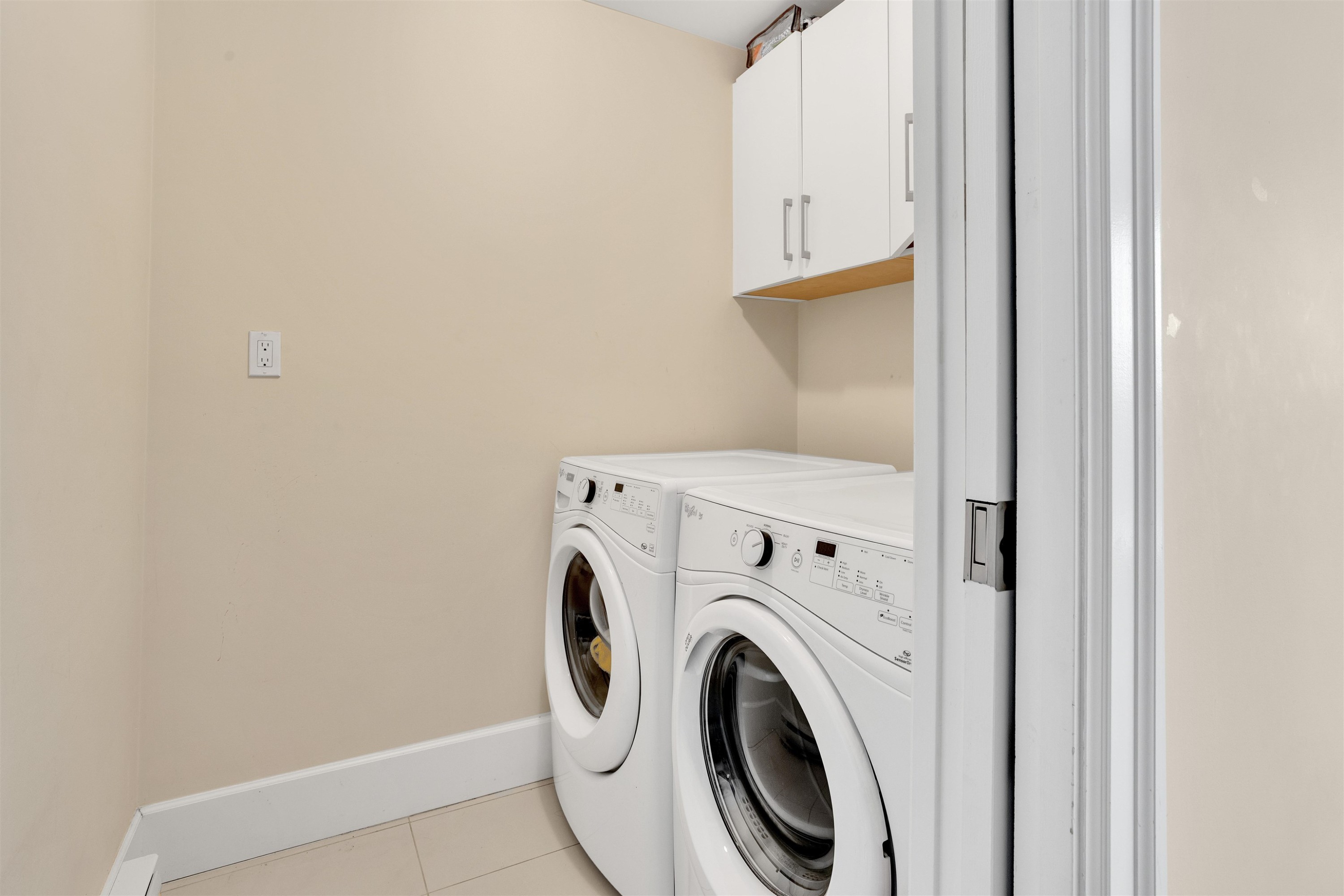 2885 41St Avenue E, Vancouver, BC