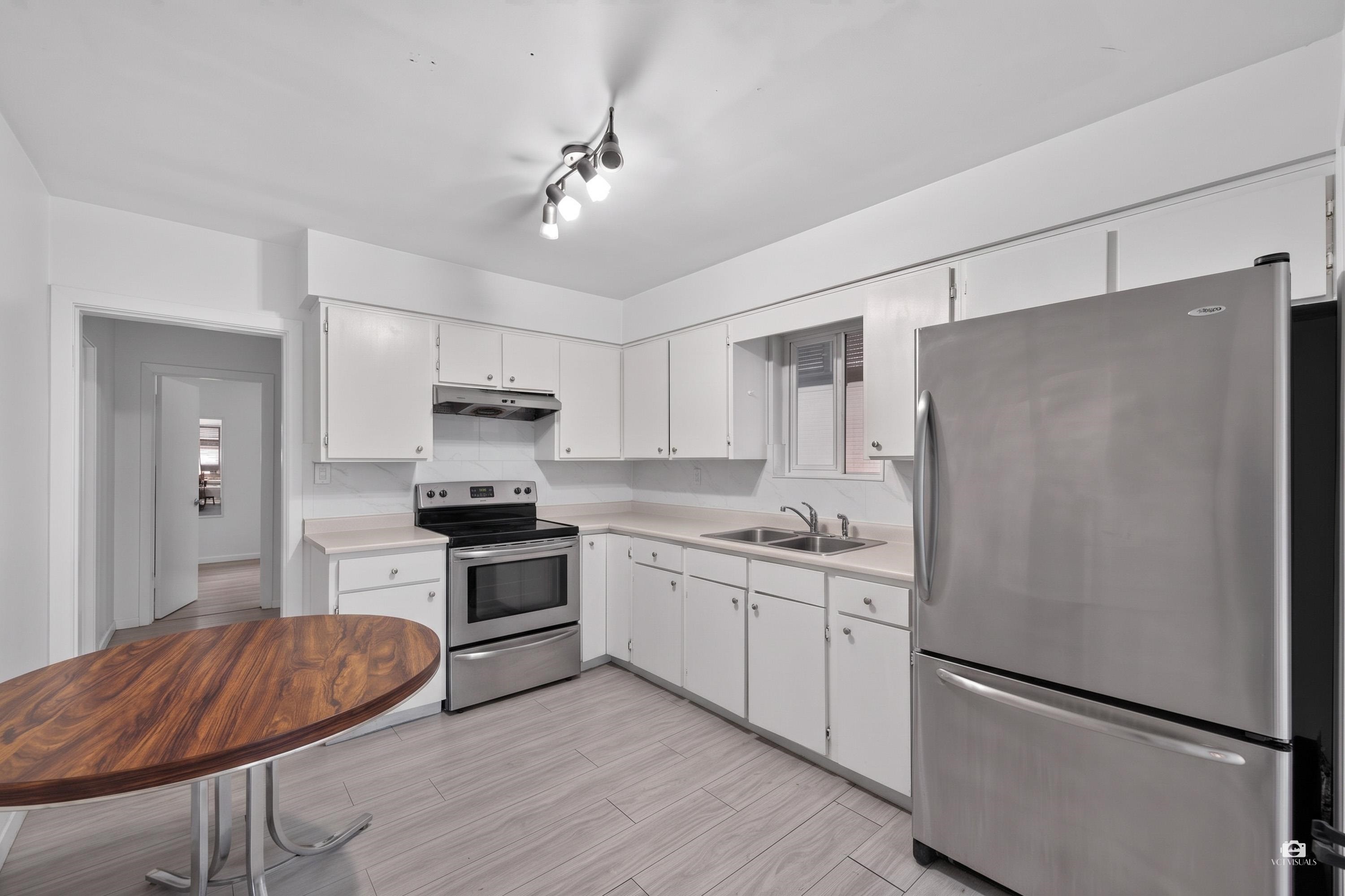 2528 24Th Avenue E, Vancouver, BC