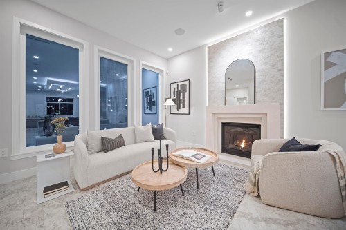 2455 10Th Avenue W, Vancouver, BC 