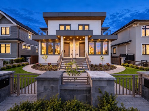 2455 10Th Avenue W, Vancouver, BC 