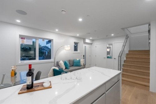 2881 Georgia Street E, Vancouver, BC 