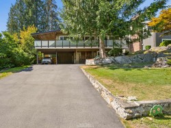 4651 Hoskins Road North Vancouver, BC V7K 2R2