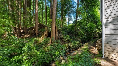1679 Westover Road, North Vancouver, BC 