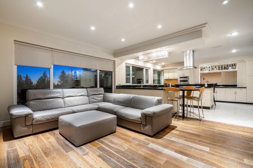 1562 Pinecrest Drive, West Vancouver, BC 
