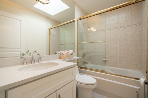 1562 Pinecrest Drive, West Vancouver, BC 
