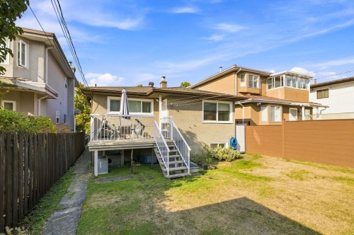 3144 18Th Avenue E, Vancouver, BC 