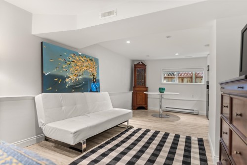 4468 14Th Avenue W, Vancouver, BC 
