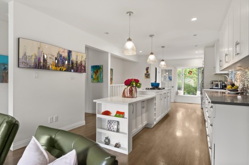 4468 14Th Avenue W, Vancouver, BC 