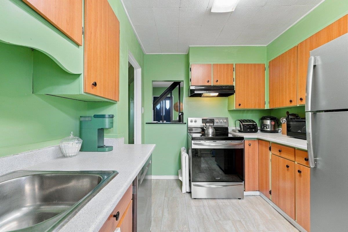 211 Douglas Crescent, Richmond, BC