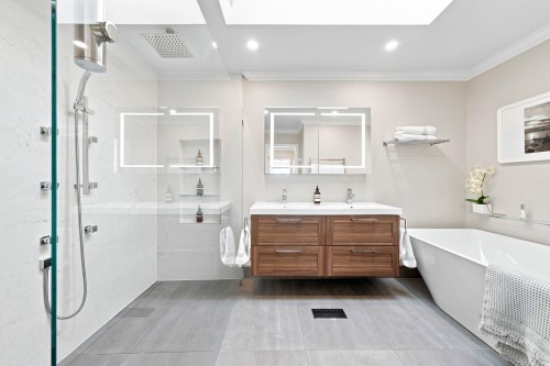 2323 Badger Road, North Vancouver, BC 