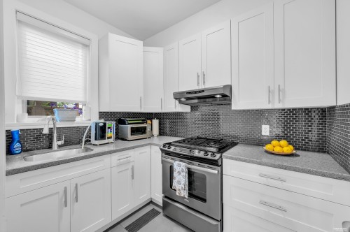 1123 Keith Road, West Vancouver, BC 