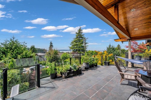 1123 Keith Road, West Vancouver, BC 