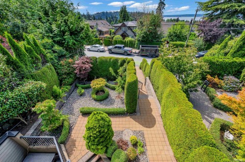 1123 Keith Road, West Vancouver, BC 