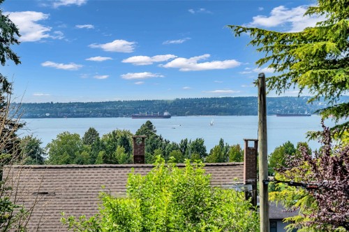 1123 Keith Road, West Vancouver, BC 