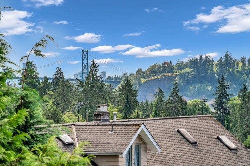 1123 Keith Road, West Vancouver, BC 