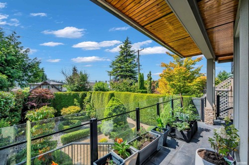 1123 Keith Road, West Vancouver, BC 
