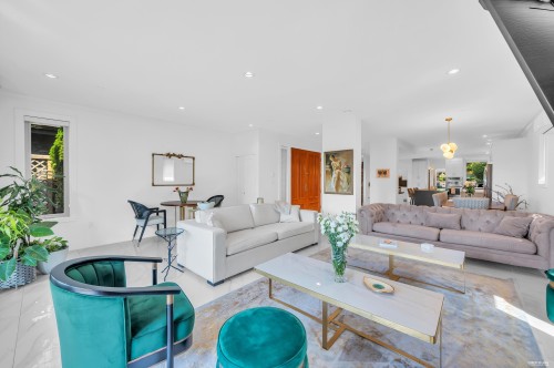1123 Keith Road, West Vancouver, BC 