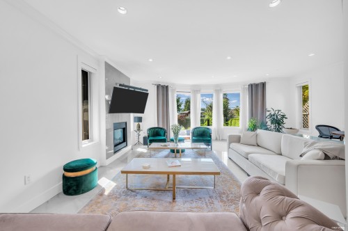 1123 Keith Road, West Vancouver, BC 