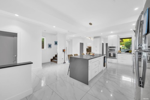 1123 Keith Road, West Vancouver, BC 